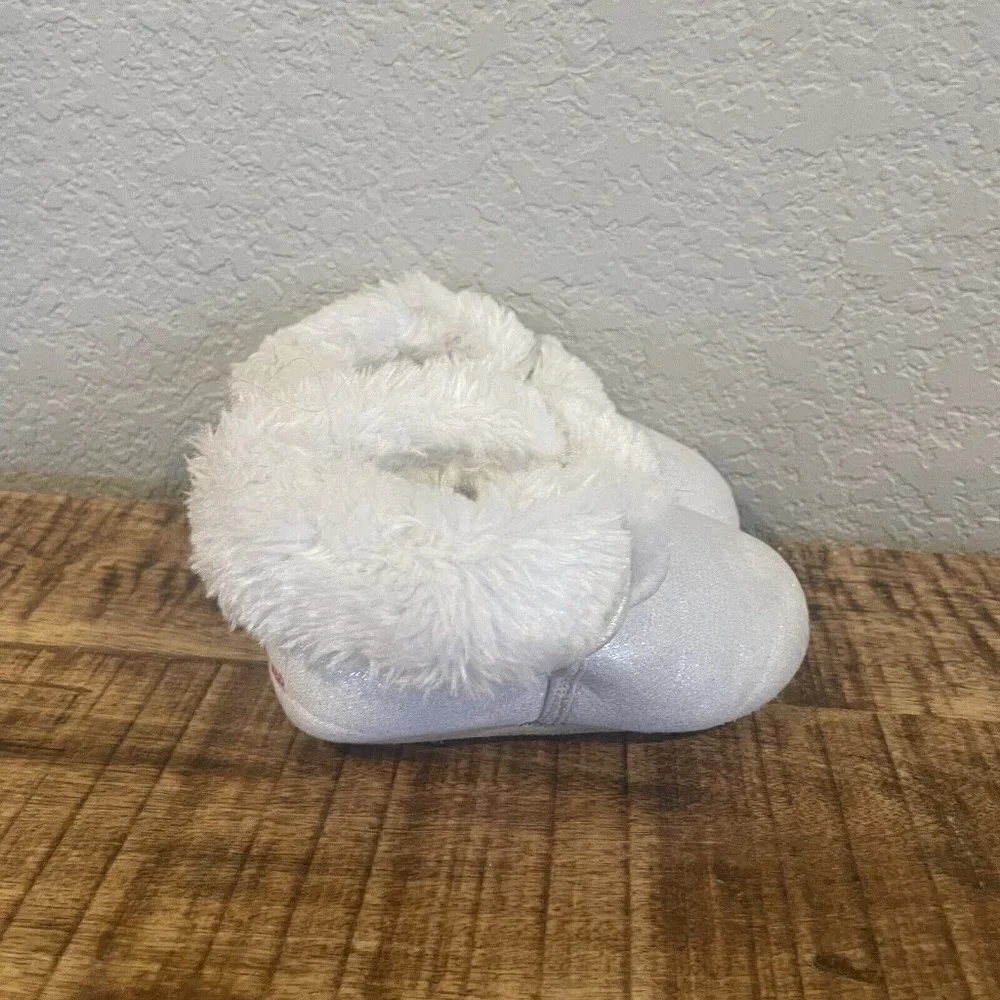 Surprize Stride Rite White Sparkle Faux Fur Booties 12-18 M Christmas Moccasin